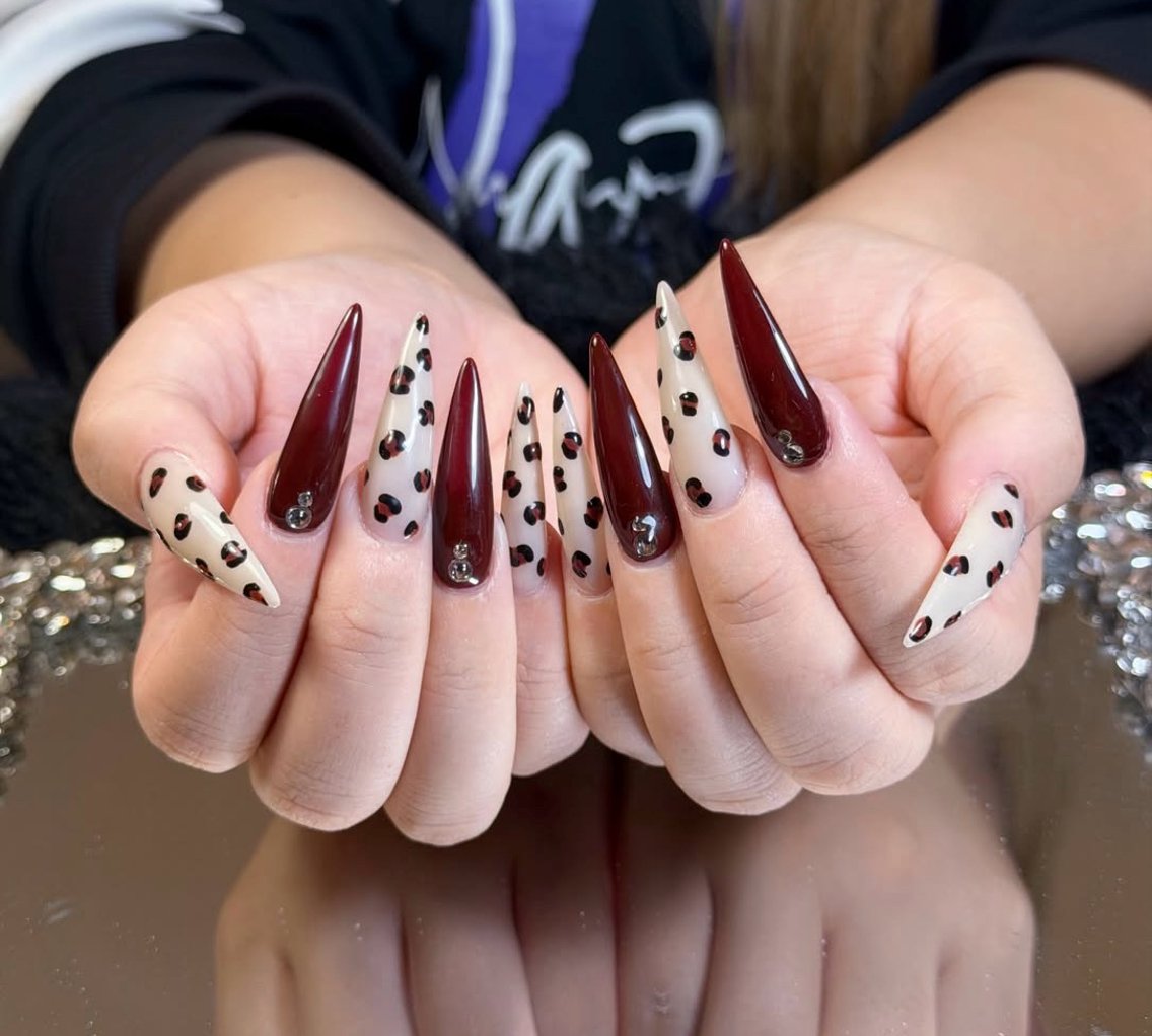 ネイル アートネイル ボルドー フレンチネイル ジェルネイル 氷ネイル・うるうるネイル ハンドネイル Julie NailSalonのネイルデザイン