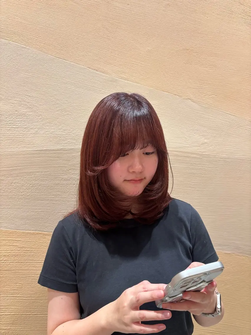 セミロング ヘアカラー 艶カラー/ シオンのヘアスタイル