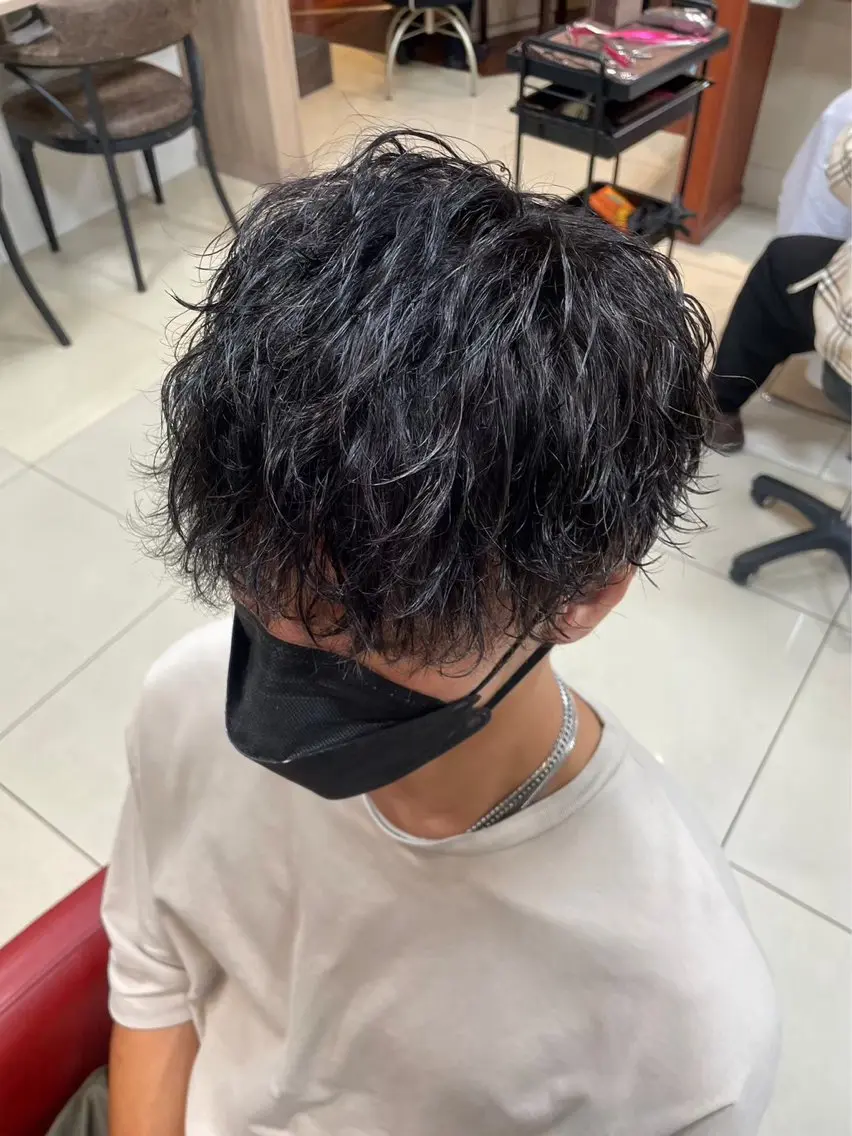 ショート パーマ メンズ 本島 大生のヘアスタイル