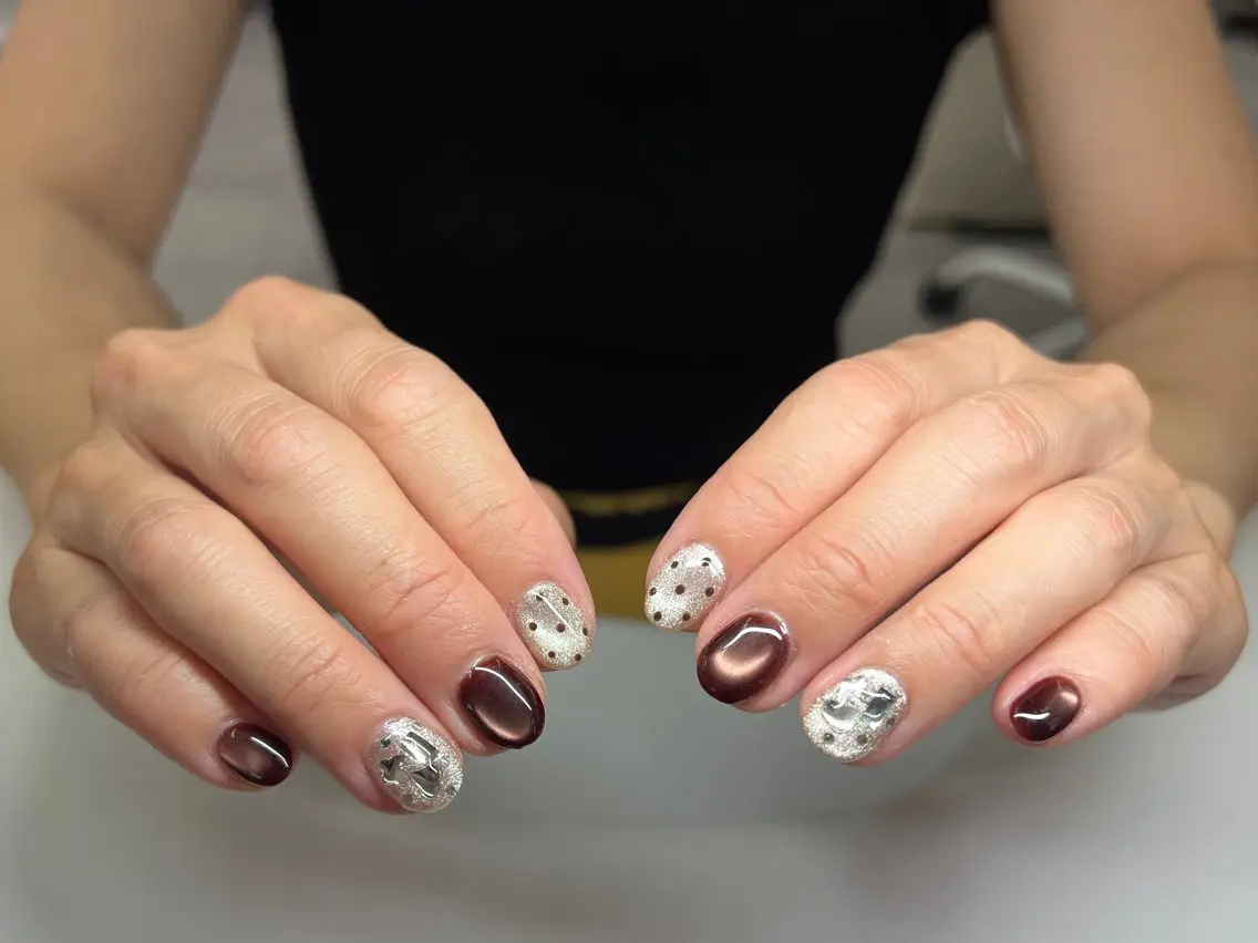 ネイル ボルドー ブラウン チークネイル ドット フットネイル ハンドネイル ハンドケア VAN NAIL SALON海老名店のネイルデザイン