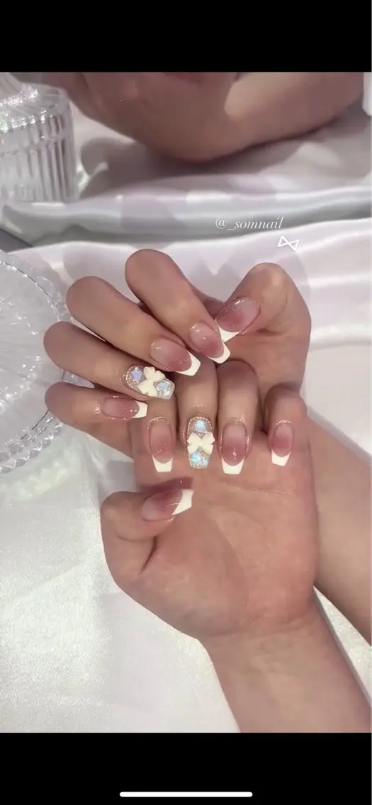 ネイル チークネイル フレンチネイル ジェルネイル キラキラネイル 韓国ネイル SOM NAILのネイルデザイン