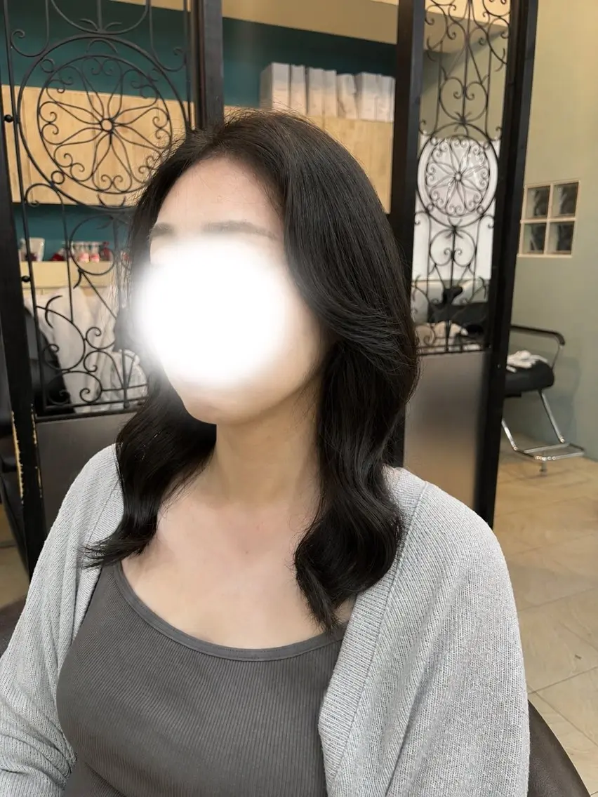 セミロング カラー アッシュ アッシュグレー 透明感カラー レイヤーカット シャギー カット ヘアカラー トリートメント 兒玉/艶カラー/ 髪のお悩み相談😌のヘアスタイル