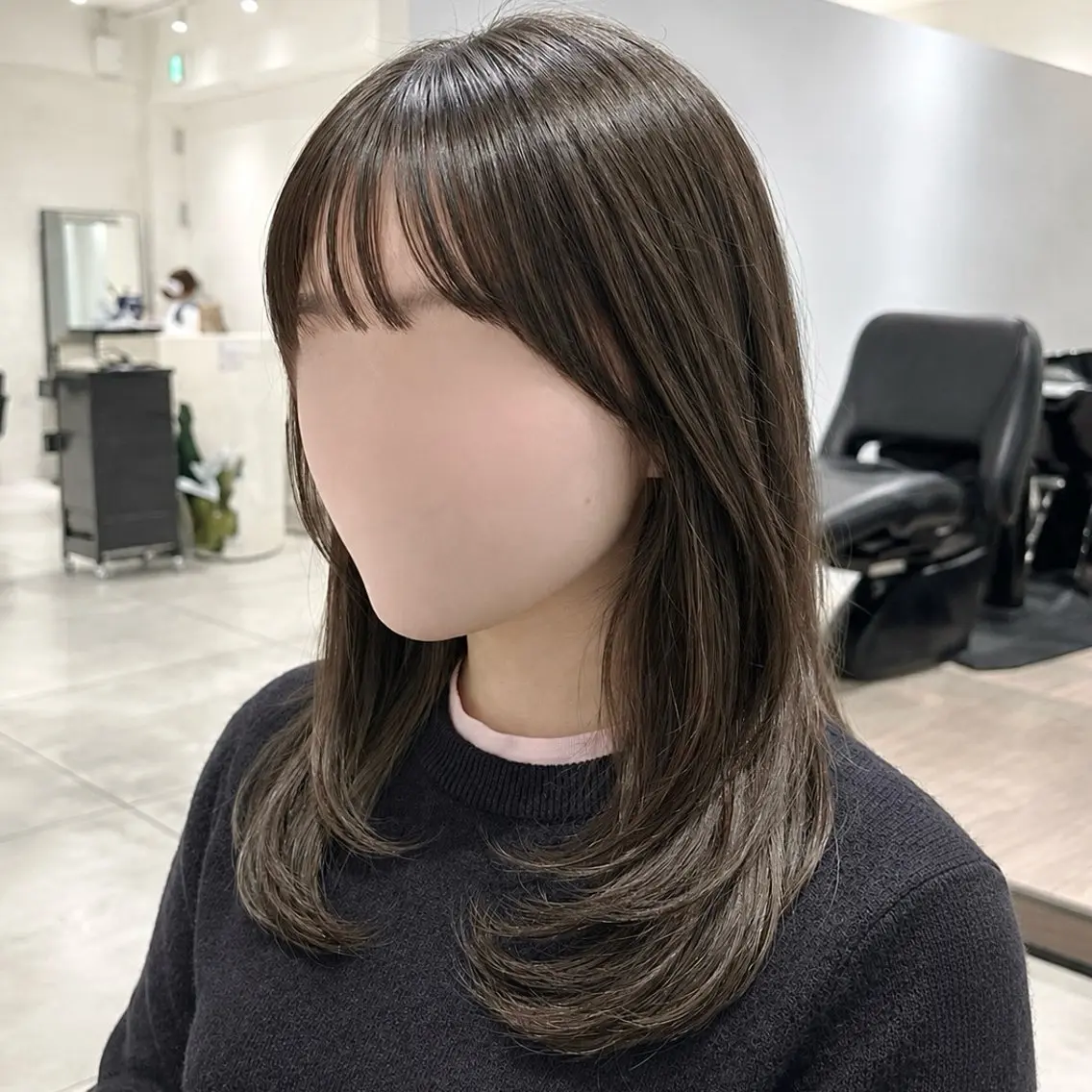 ミディアム カラー ミディアムレイヤー レイヤーカット カット ヘアカラー トリートメント ヘッドスパ ヘアセット 顔まわりカット/縮毛 /赤み消し/じょうのヘアスタイル