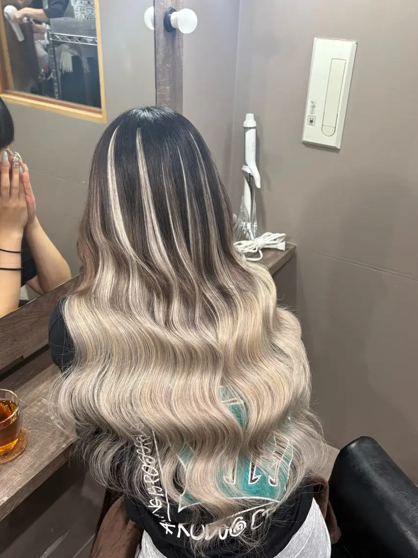 ロング ヘアカラー 横浜lapis amaneのヘアスタイル