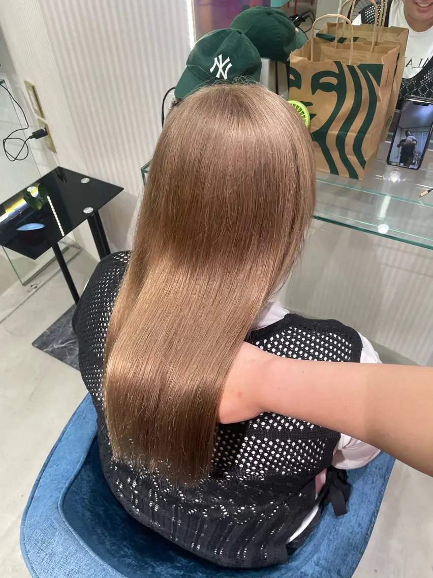 カラー ベージュカラー ミルクティーベージュ Mii. 内田萌々のヘアスタイル