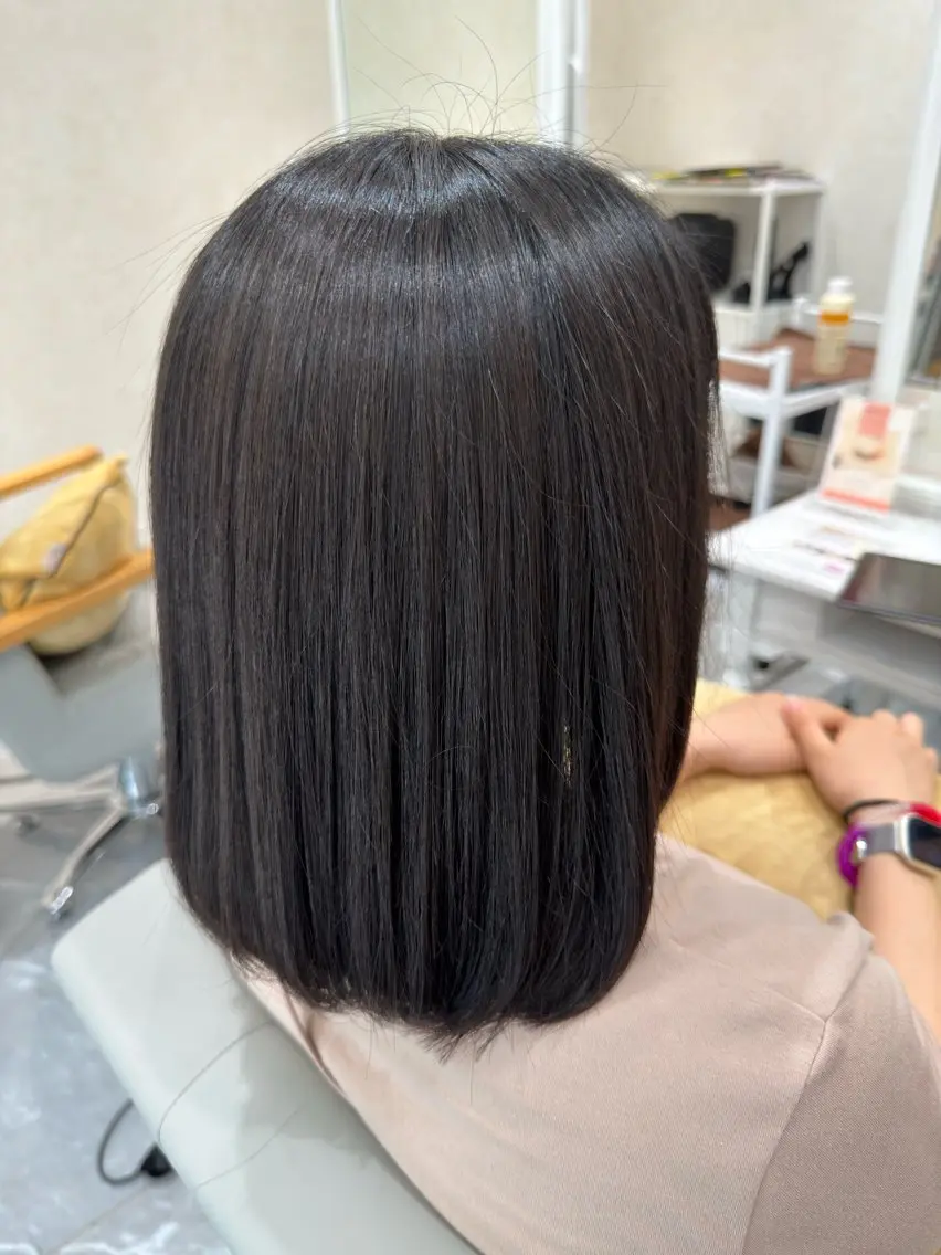 無関心な周りが気付いてくれる！カット+トリートメント極上ケア　¥7000の写真