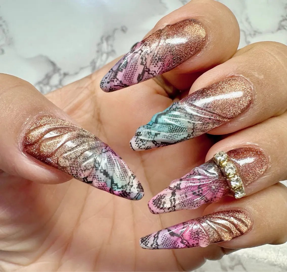 ネイル キラキラネイル マグネットネイル ミラーネイル ニュアンスネイル ワンカラーネイル Mai’s nailのネイルデザイン