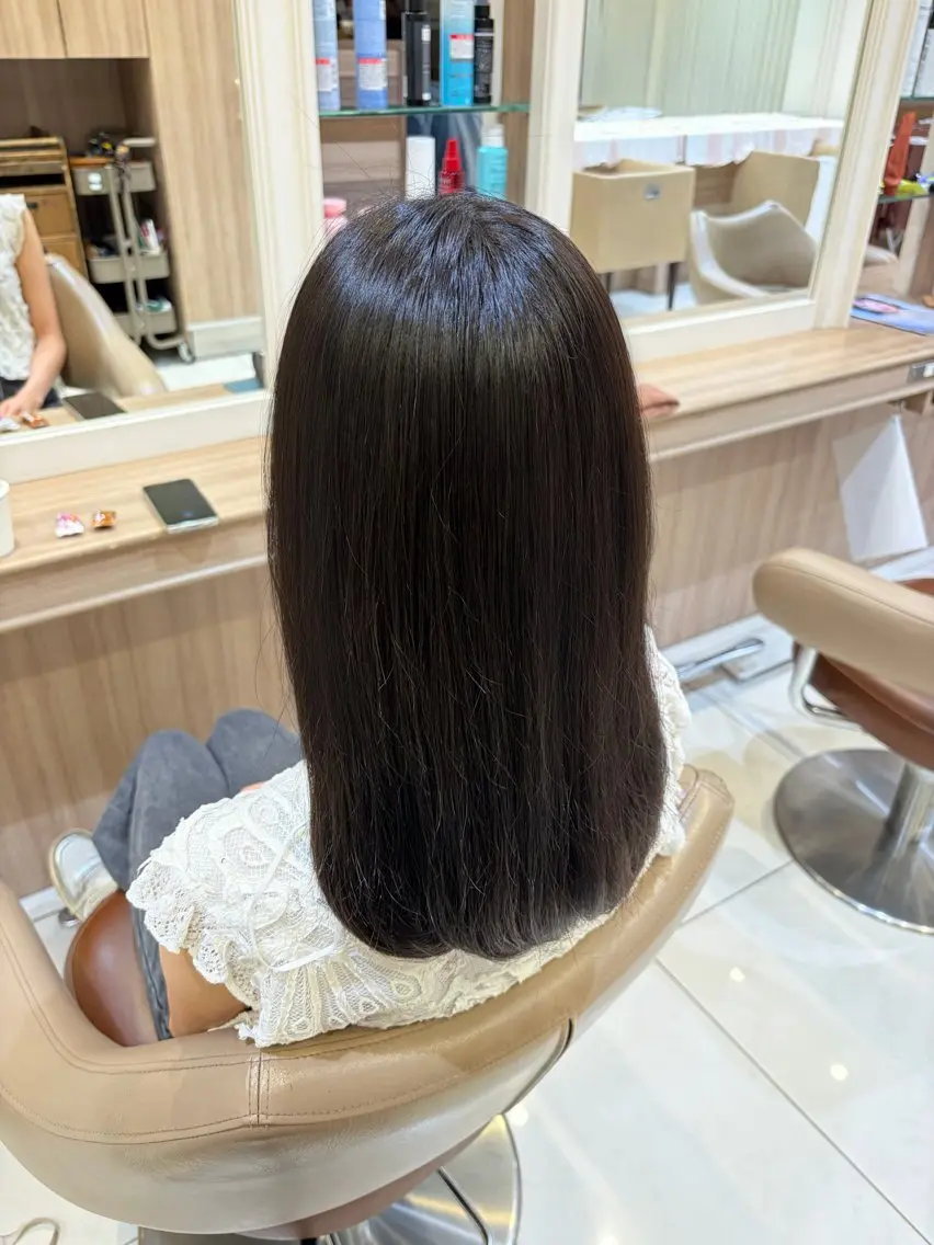 セミロング ヘアカラー 中飯 雪乃のヘアスタイル