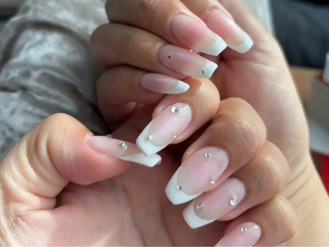 🎀大人気NO.7🎀💕ハンドネイル フレンチネイル(丁寧なケア付きです)💕 多数ある色の中からお選びいただけます!の写真