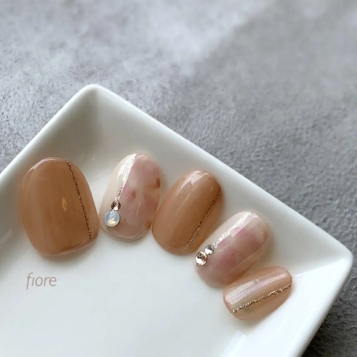ネイル オフィスネイル fiore みゆきのネイルデザイン