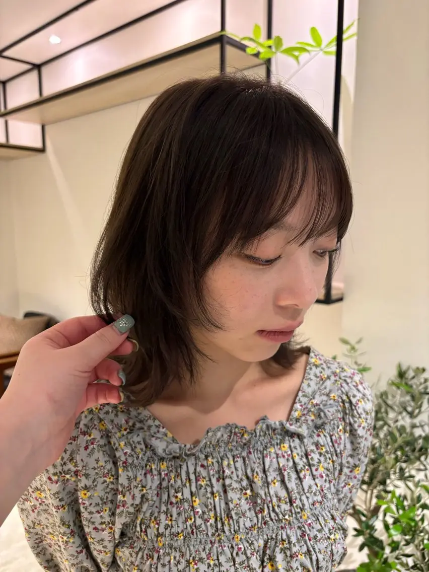 ミディアム カラー 透明感カラー グレージュ ヘアカラー SHEAaoyama イソダハルカのヘアスタイル