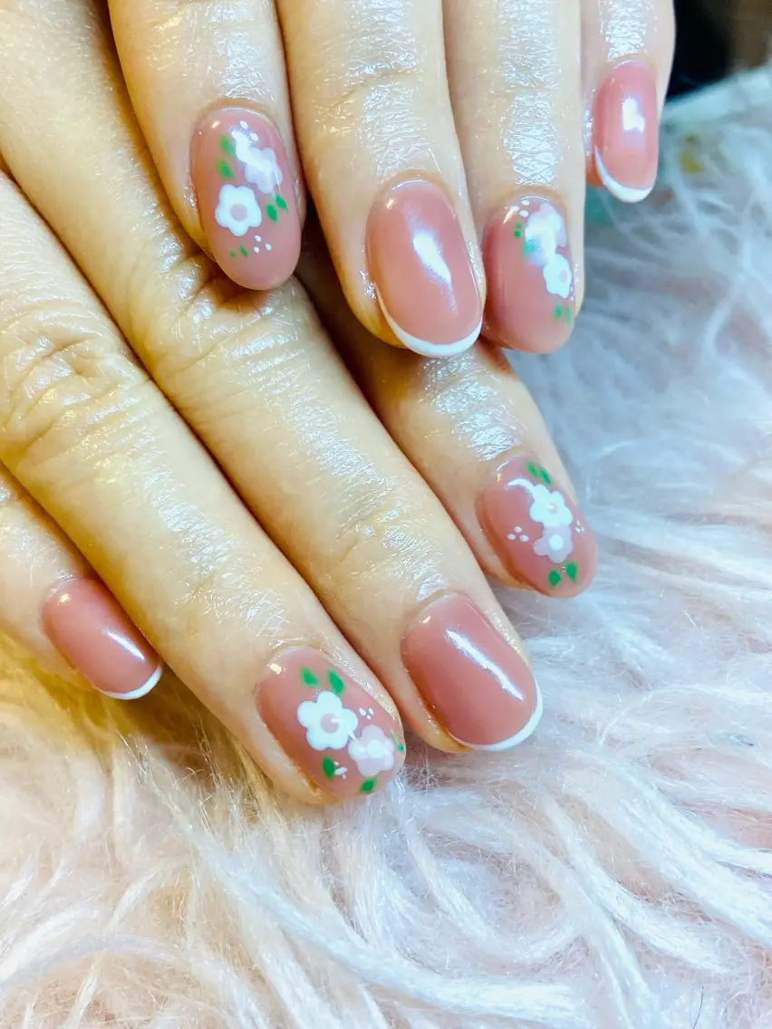 ネイル フレンチネイル HandSnail 座間ネイルサロンのネイルデザイン