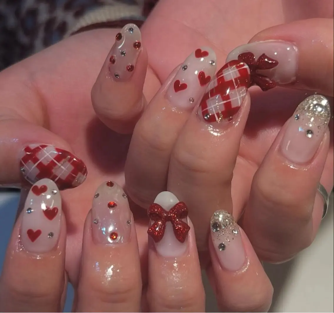 ネイル グラデーション キラキラネイル ワンカラーネイル 冬ネイル Jenn Nail Salonのネイルデザイン