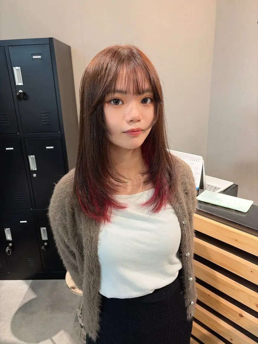 ミディアム カラー レイヤーカット カット ヘアカラー ウルフカット レイヤーカット上柿のヘアスタイル