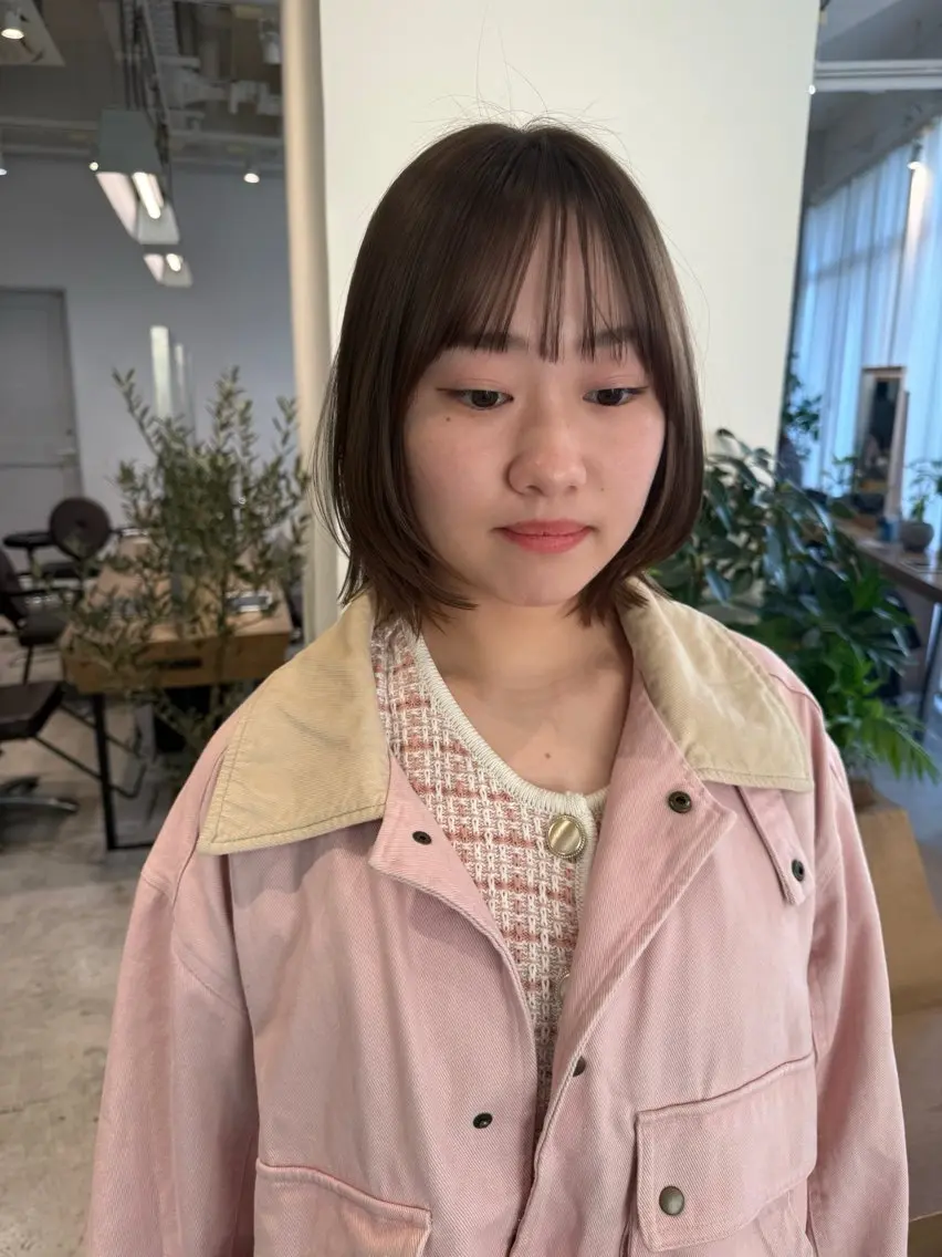 ミディアム レイヤーカット 外ハネヘア 表参道SHEA Am iのヘアスタイル