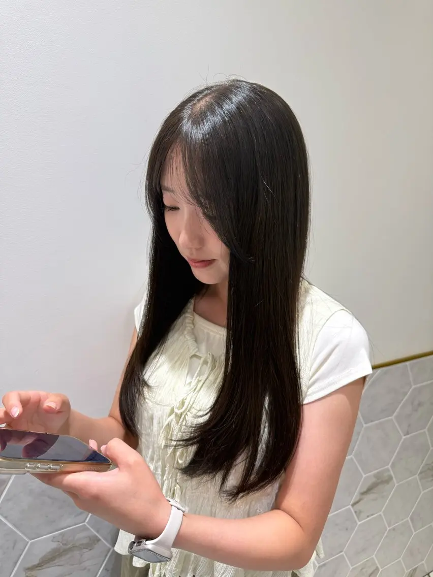 ロング ヘアカラー トリートメント 𝐘𝐮𝐢 🤎 costesのヘアスタイル