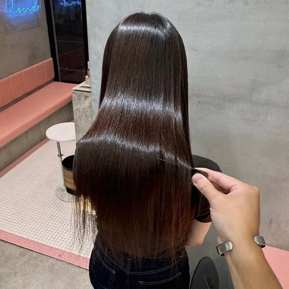 セミロング カット 縮毛矯正 トリートメント レイヤー/巻ける 縮毛矯正🌱 赤石のヘアスタイル