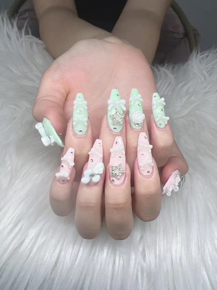 ロング Lee Nailsのネイルデザイン