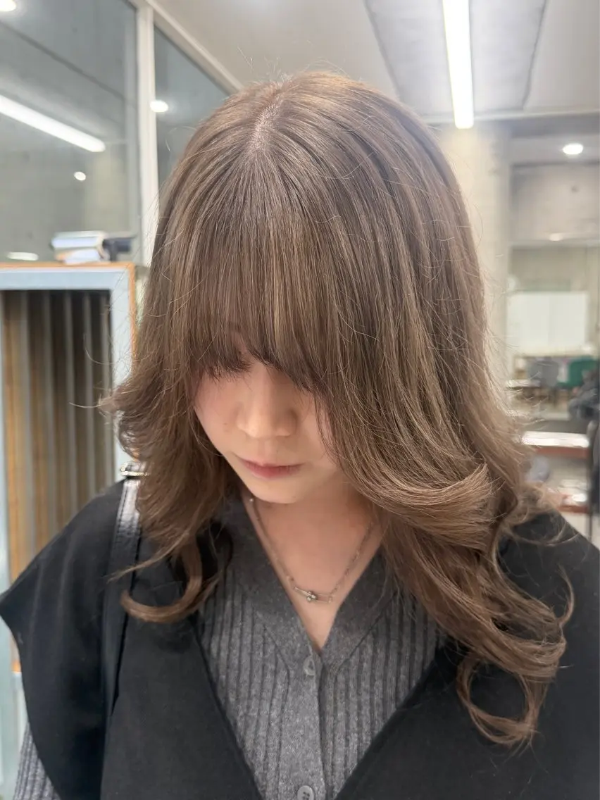 セミロング カラー ヘアカラー トリートメント Kotoko🖤/海 外/バレイヤージュのヘアスタイル