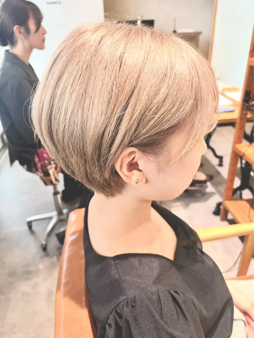 ショート カラー ベージュカラー ダブルカラー ショートヘア カット ヘアカラー 笠原 裕貴のヘアスタイル