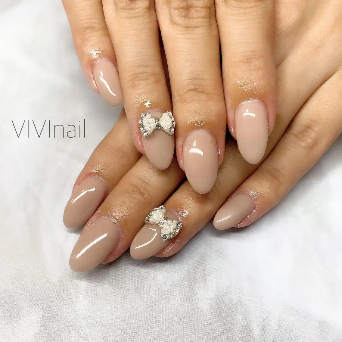 ネイル リボン シンプルネイル ハンドネイル vivi nailのネイルデザイン