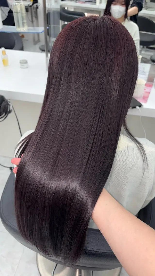 ロング カラー 🖤ハイトーン× レイヤー🖤SARAのヘアスタイル