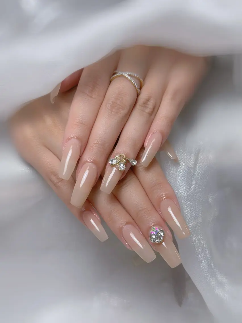 ネイル 長さ出し ワンカラーネイル ネイルチップ ハンドネイル LUNE NAIL 【NEW OPEN】のネイルデザイン