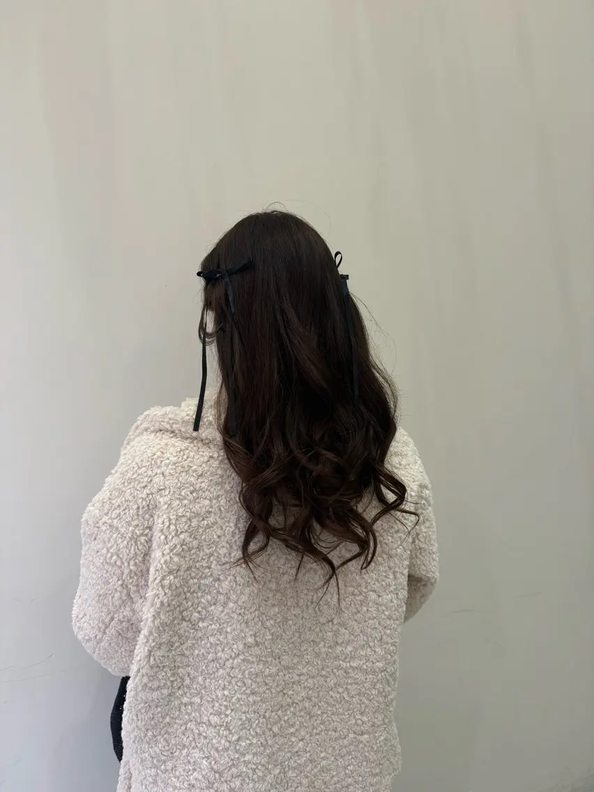 ヘアアレンジ レイヤー/顔周り/透 明感カラー/うる艶のヘアスタイル