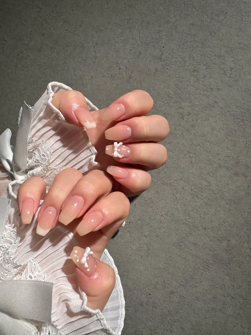 ネイル I-nailロング /ワンホン/キラキラのネイルデザイン