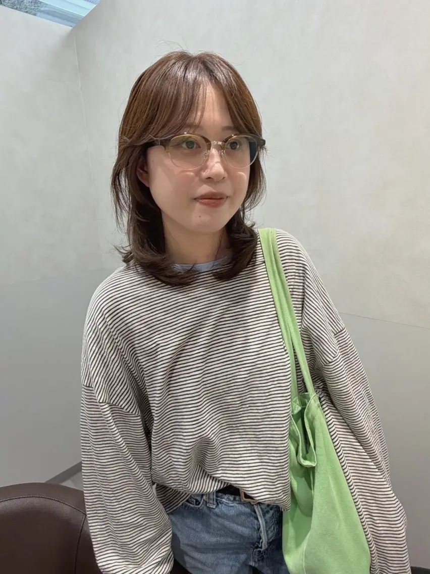 ミディアム カラー ラベンダーカラー レイヤーカット カット ヘアカラー トリートメント 砂原 ひよりのヘアスタイル
