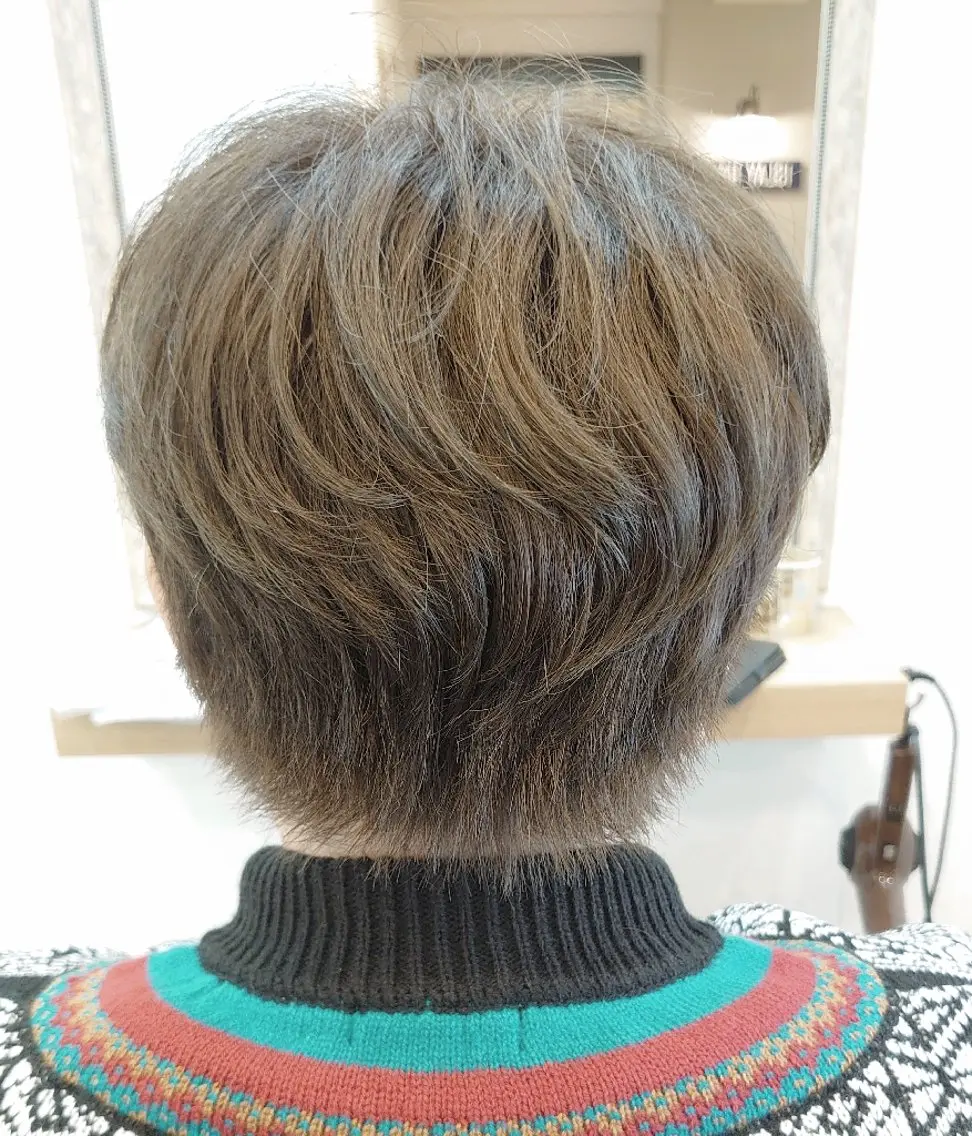 ショート パーマ カラー オリーブグレー ショートヘア 工藤 裕樹のヘアスタイル