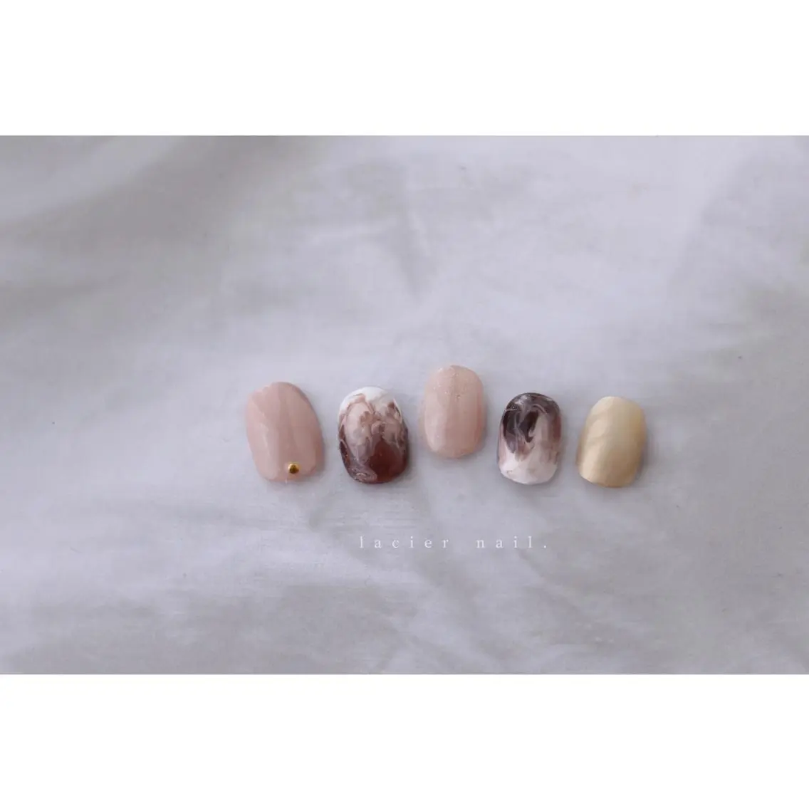 ネイル アートネイル フレンチネイル 氷ネイル・うるうるネイル マグネットネイル ミラーネイル lacier nailのネイルデザイン
