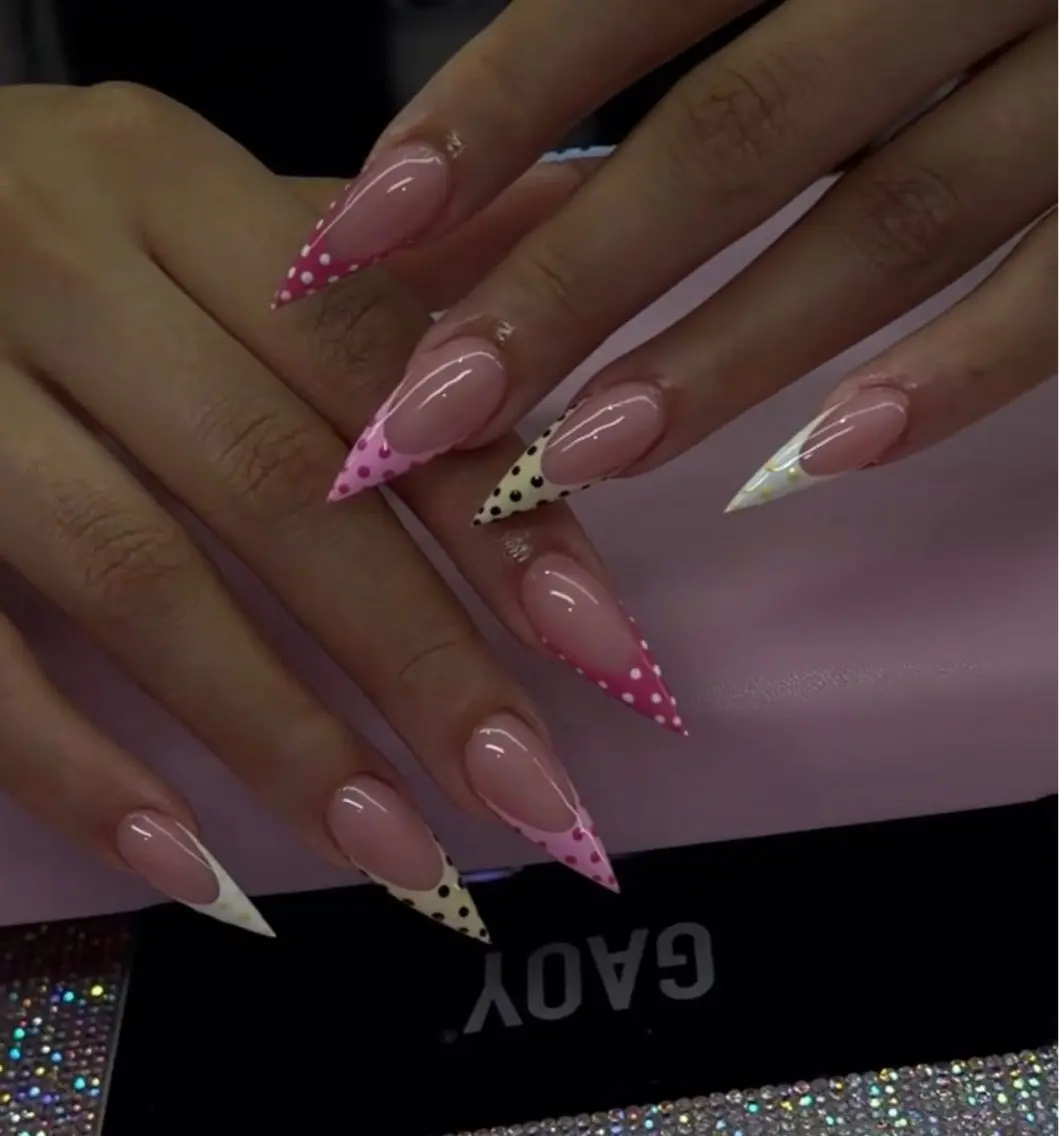 ネイル ボルドー チークネイル 長さ出し フレンチネイル ジェルネイル ハンドネイル VANI Belle Nailのネイルデザイン