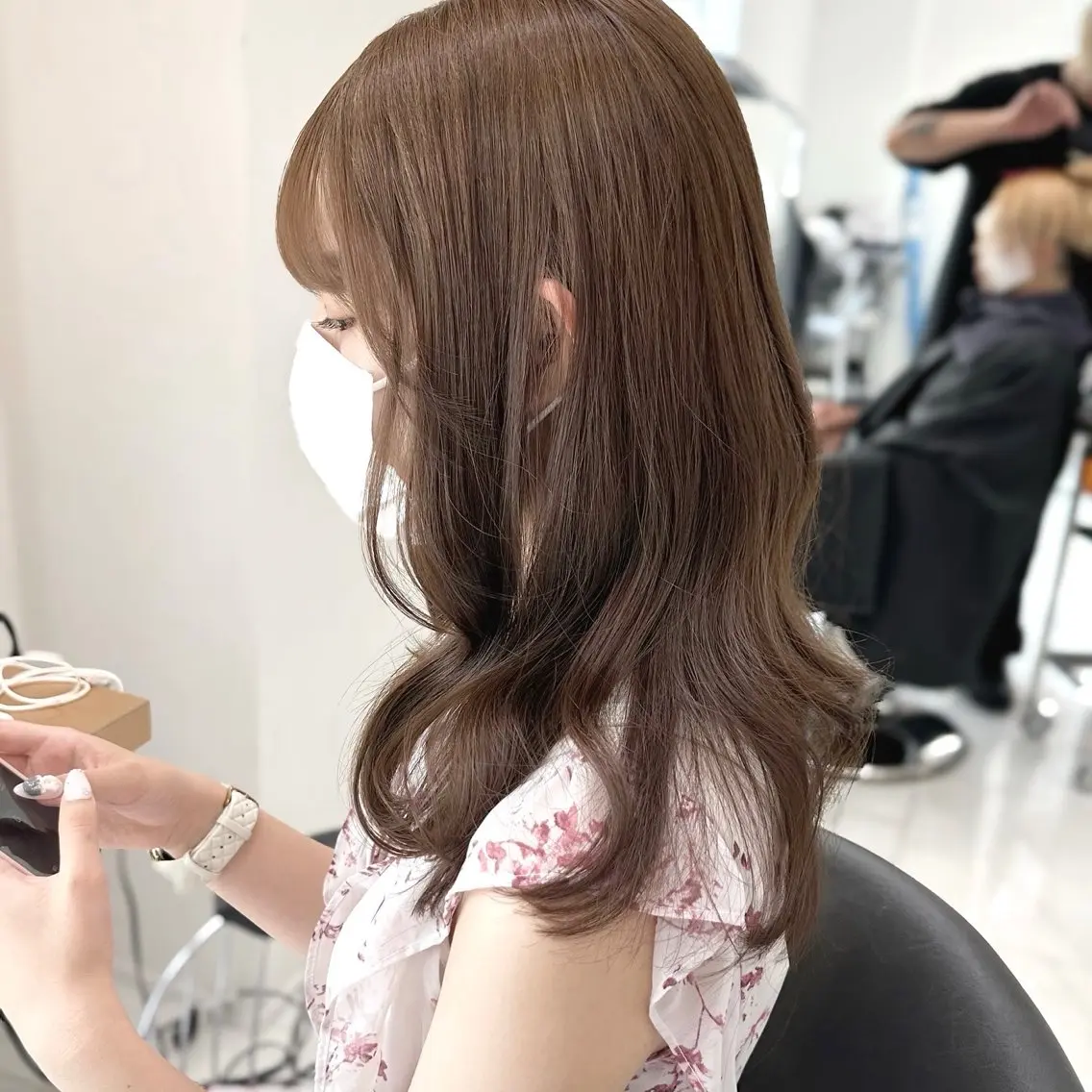 ミディアム カラー ブリーチ ダブルカラー ブリーチなしカラー 柳堀 日菜のマツエク・マツパデザイン