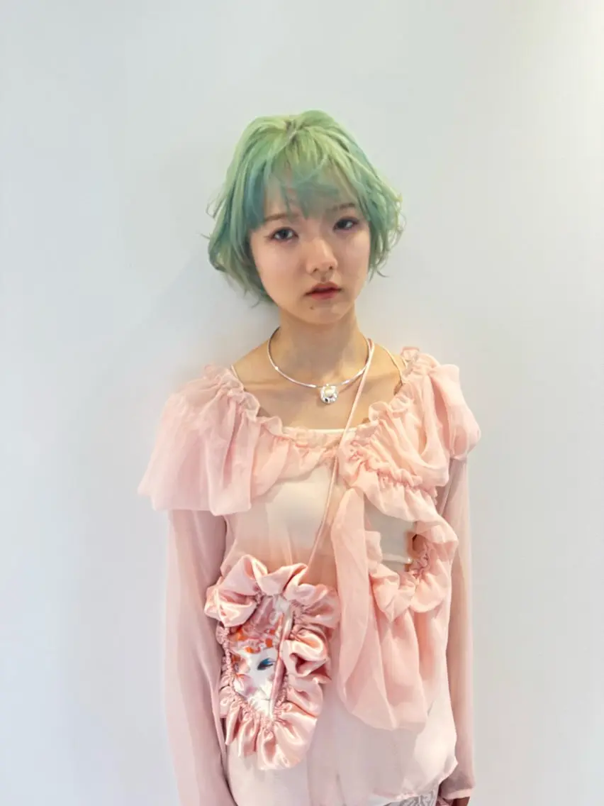 ショート ヘアカラー MEGU/layer cut/透明感カラーのヘアスタイル