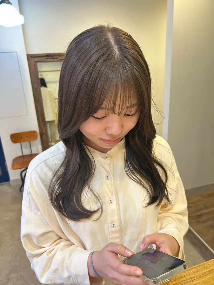 セミロング カラー 透明感カラー 透明感カラー レイヤーカット りなのヘアスタイル