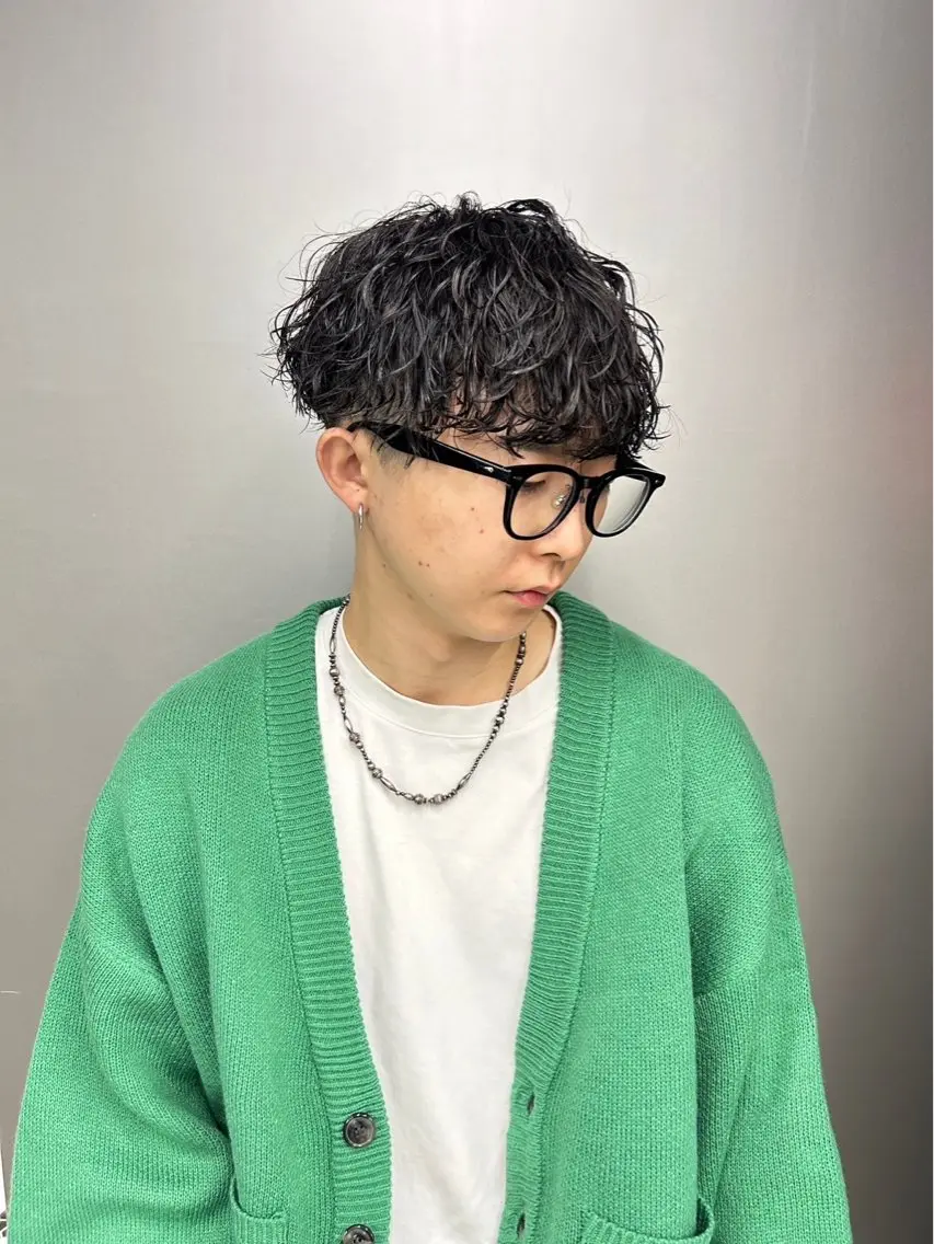 ショート パーマ メンズ メンズパーマ 波巻きパーマ 長谷川 啓吾のヘアスタイル