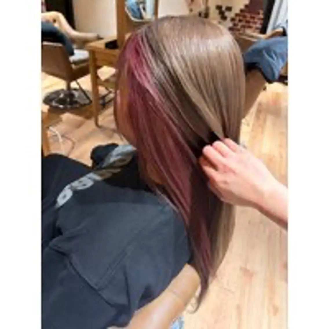 ロング カラー ブリーチ・カットモデ ル募集中🫧高口小春のヘアスタイル
