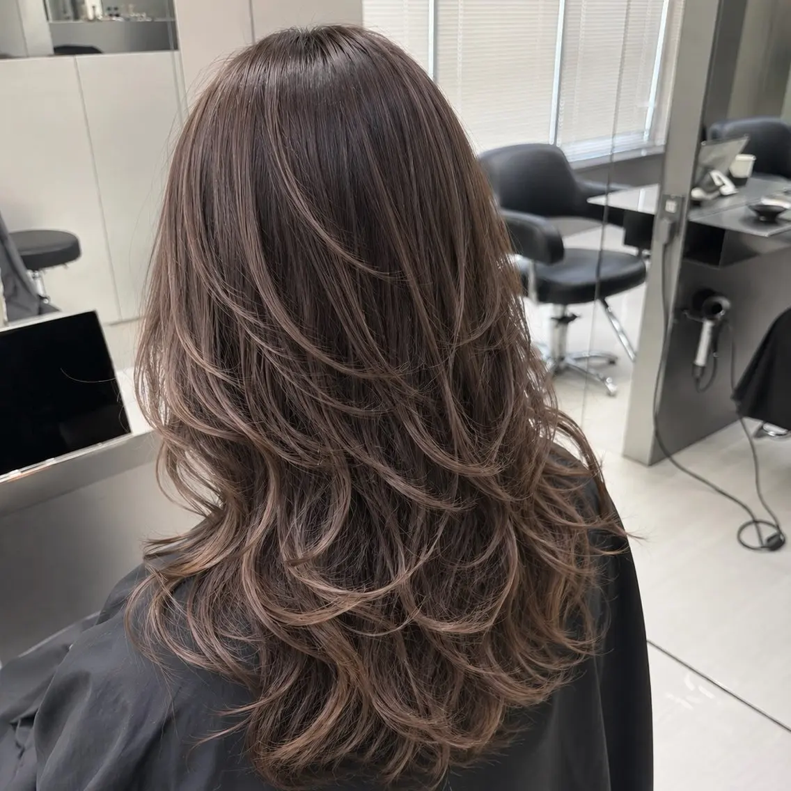 ロング カット ヘアカラー トリートメント 🫧バレイヤージュ/ ハイライト/ミズキのヘアスタイル