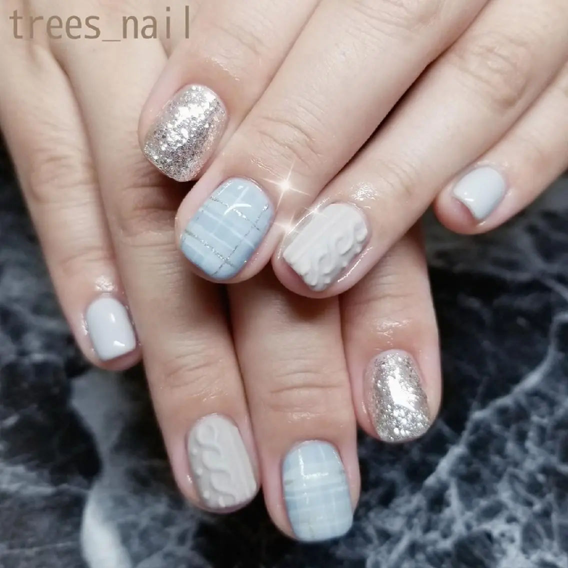 ネイル ラメ(グリッター) 水色 冬ネイル trees_ nailのネイルデザイン