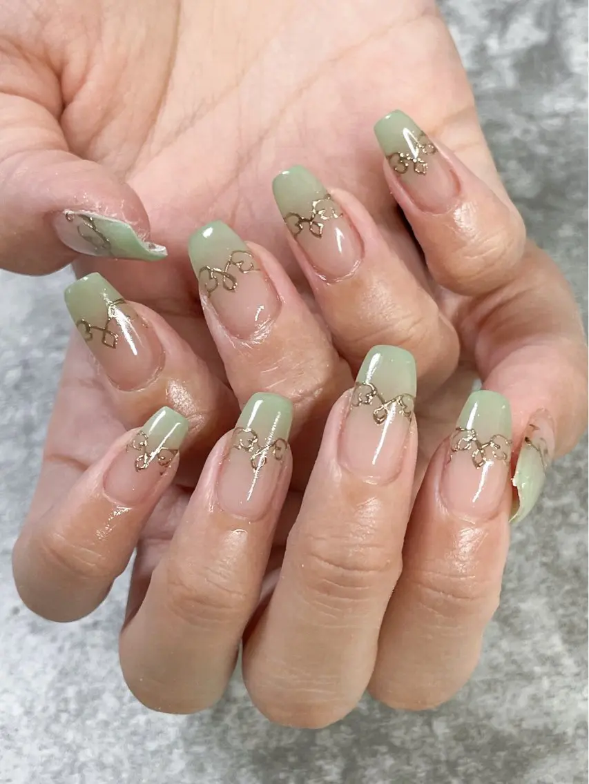 ネイル ハンドネイル FIORITURA aiのネイルデザイン
