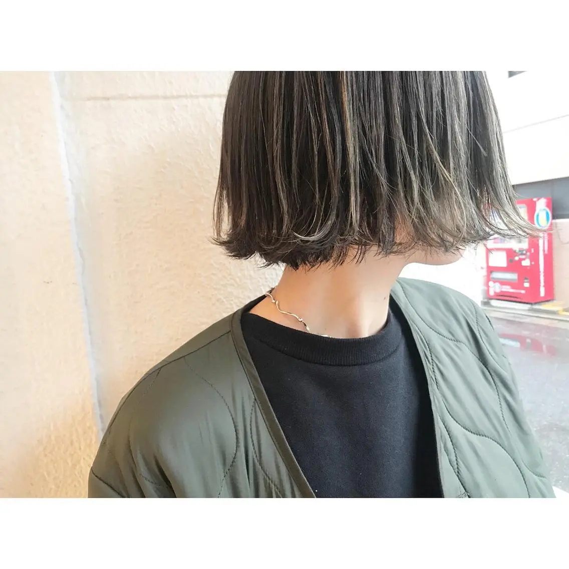ショート ボブ ハイライト 外ハネヘア Musiiik hairのヘアスタイル