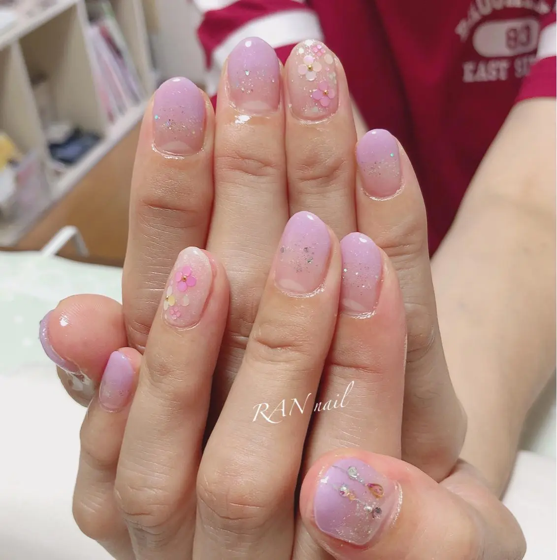 ネイル ホログラムネイル ピンク パープル ハンドネイル フットネイル RAN nailのネイルデザイン