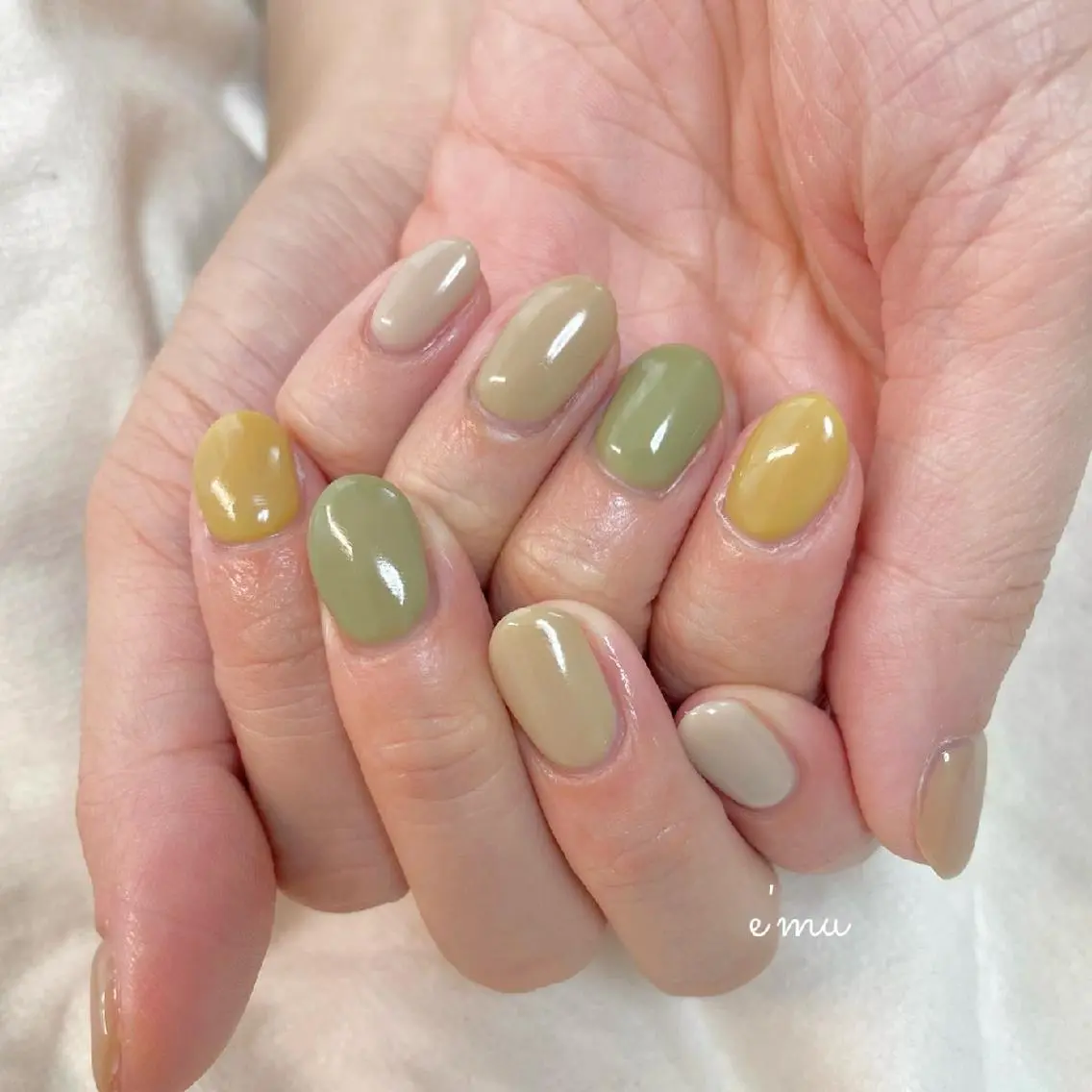 ネイル ワンカラーネイル 春ネイル ハンドネイル nail salon e'mu💐のネイルデザイン