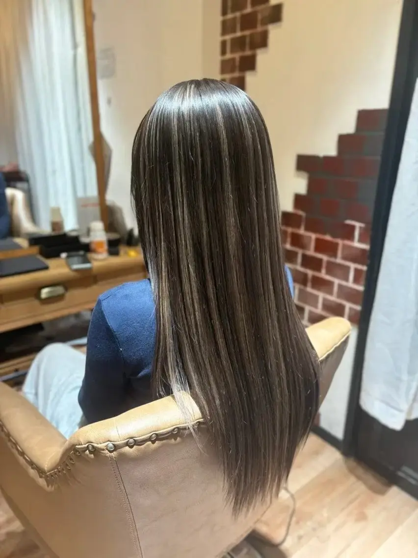 カラー 西村 雪菜のヘアスタイル