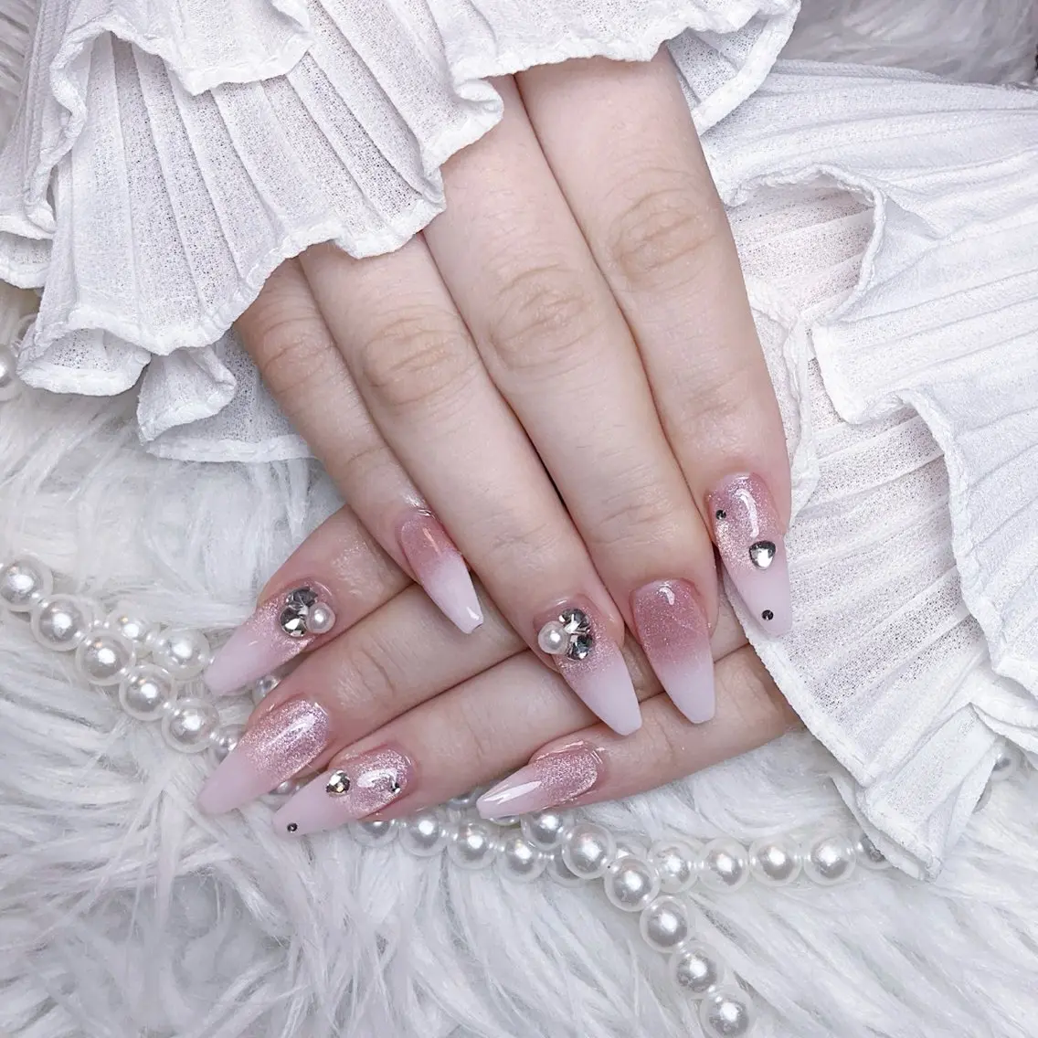 ネイル ハンドネイル 🍭Yun nail hyejin🌸のネイルデザイン