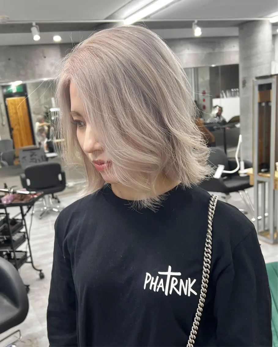 ミディアム カラー ブリーチ ケアブリーチ ダブルカラー ハイライトカラー ハイトーンカラー welring hair salonのヘアスタイル
