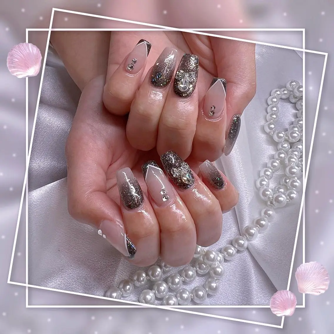 ネイル フレンチネイル キラキラネイル 韓国ネイル マグネットネイル マグネットフレンチ Chill Nailsalonのネイルデザイン