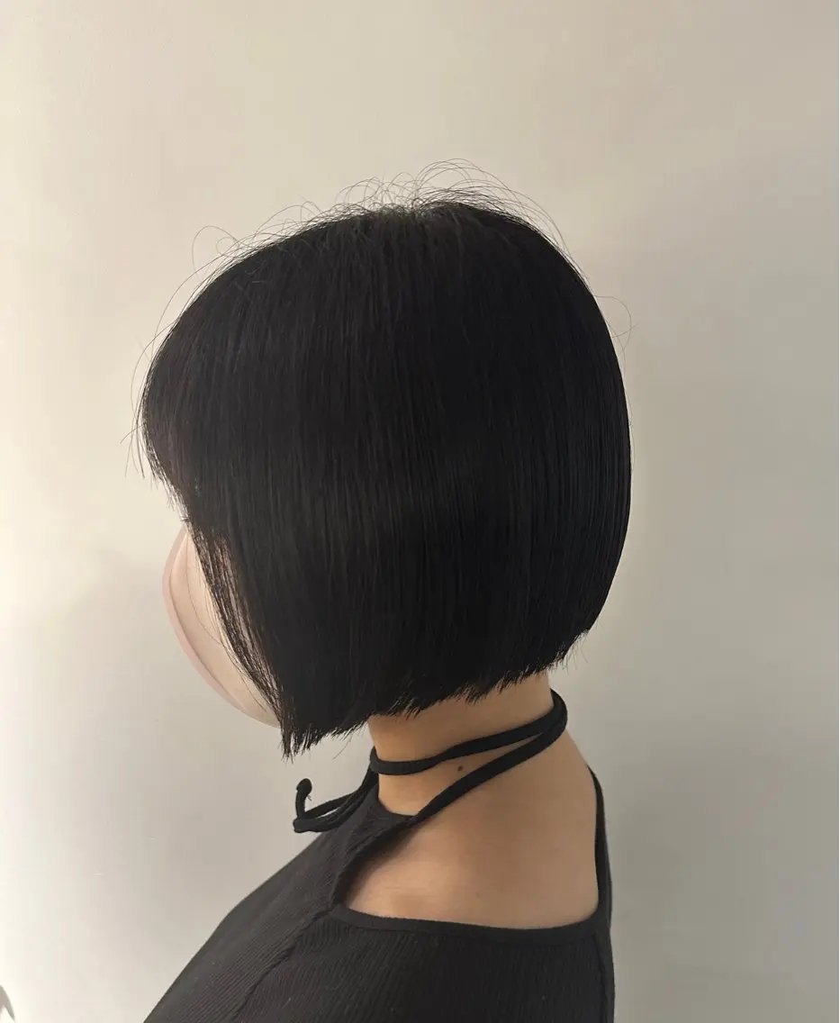 ショート 金ウンス 髪質改善カラーのヘアスタイル