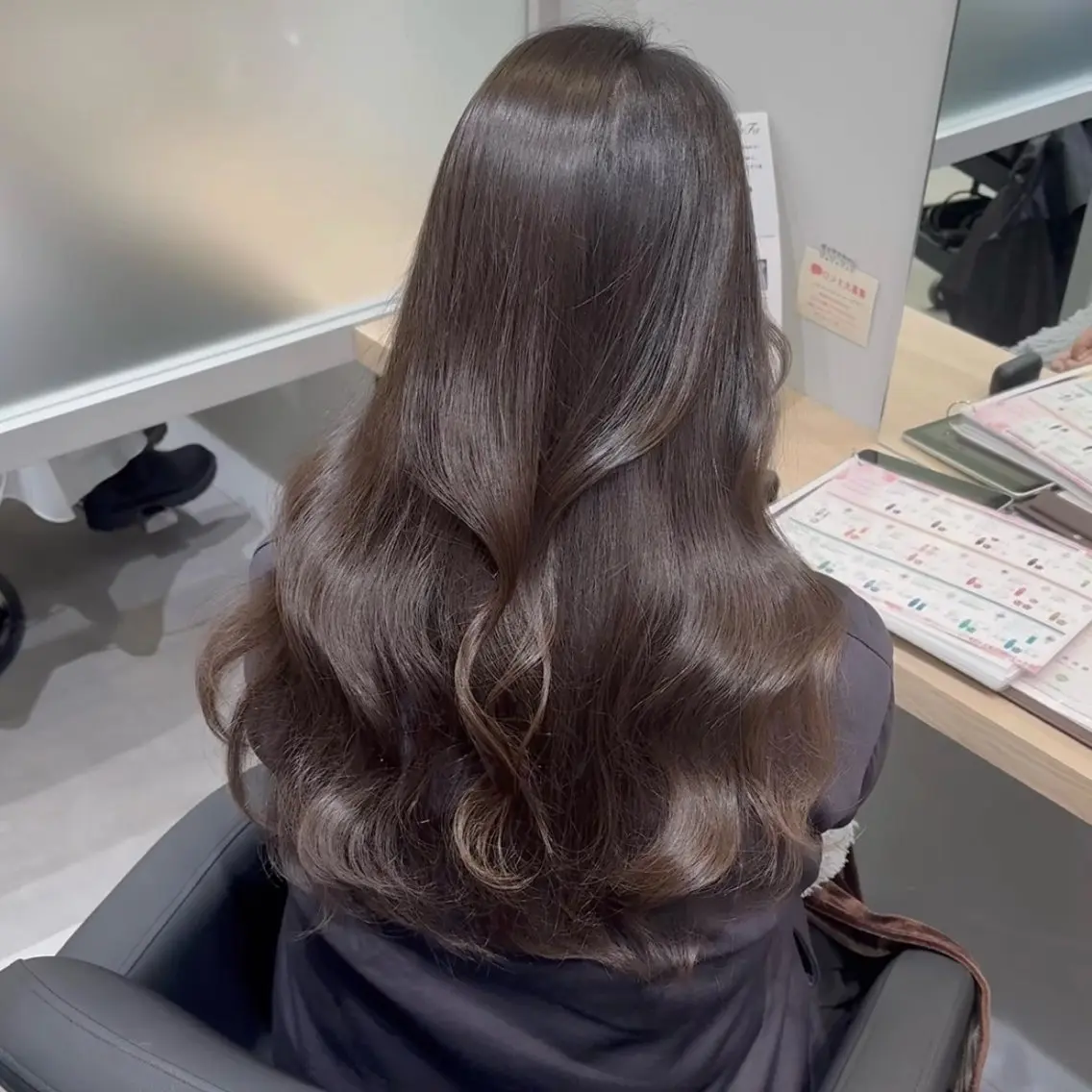 ロング カラー 透明感カラー グレージュ 韓国風ヘア レイヤーカット 小顔カット 片山 輝のヘアスタイル